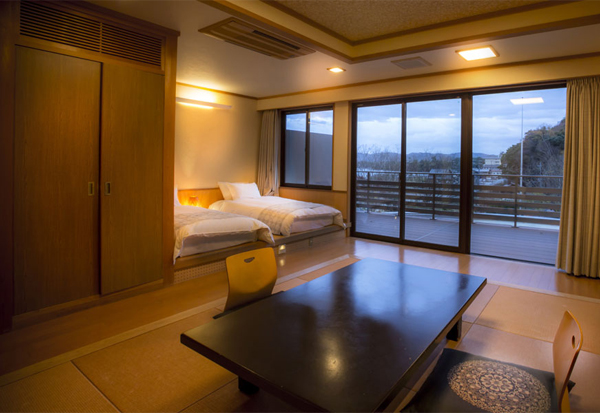 Japanese/Western-style room