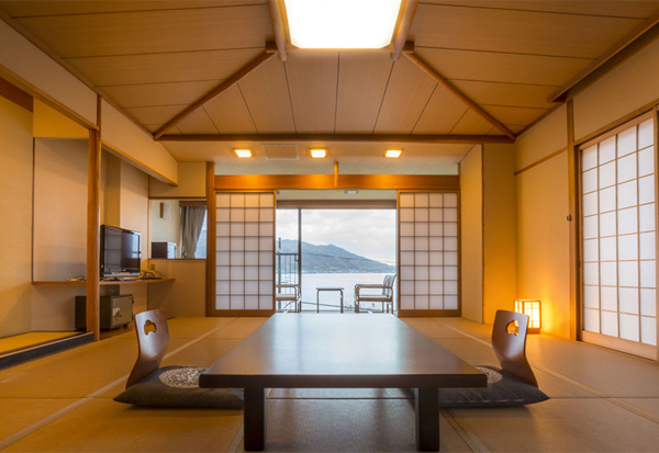 Japanese-style room facing the sea